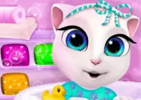 Jogar Baby Angela Bathing Time