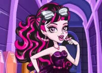 Jogar Draculaura Dress Up