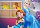 Jogar Elsa Playing With Baby Anna