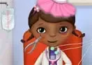Jogar McStuffins in the Ambulance